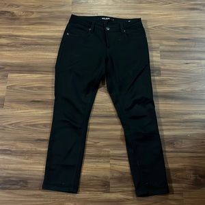 Max Jeans Cropped Black Jeans in size 4
